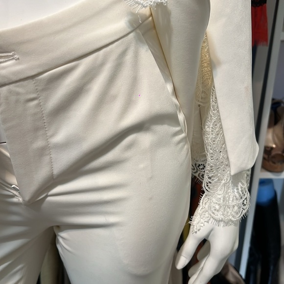 FENDAS White Pantsuit w Lace Design Trim 34/XS - Picture 13 of 16